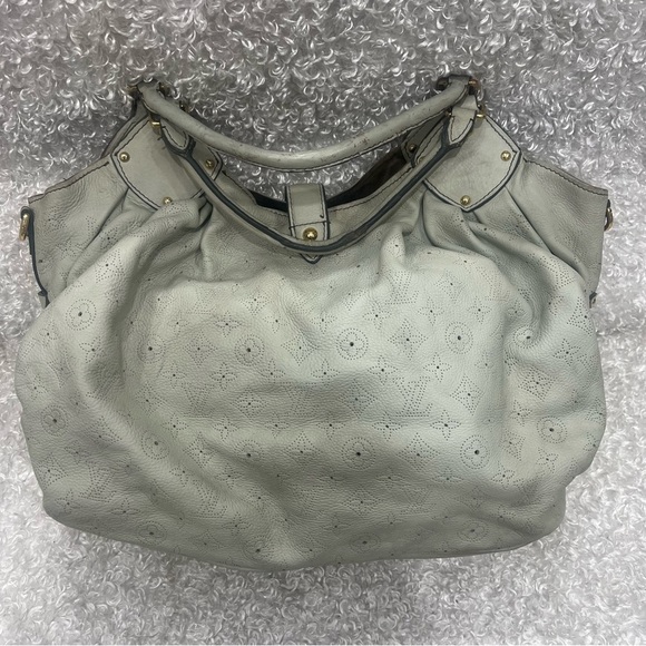 Louis Vuitton Hobo Mahina Leather Bag - Picture 5 of 16
